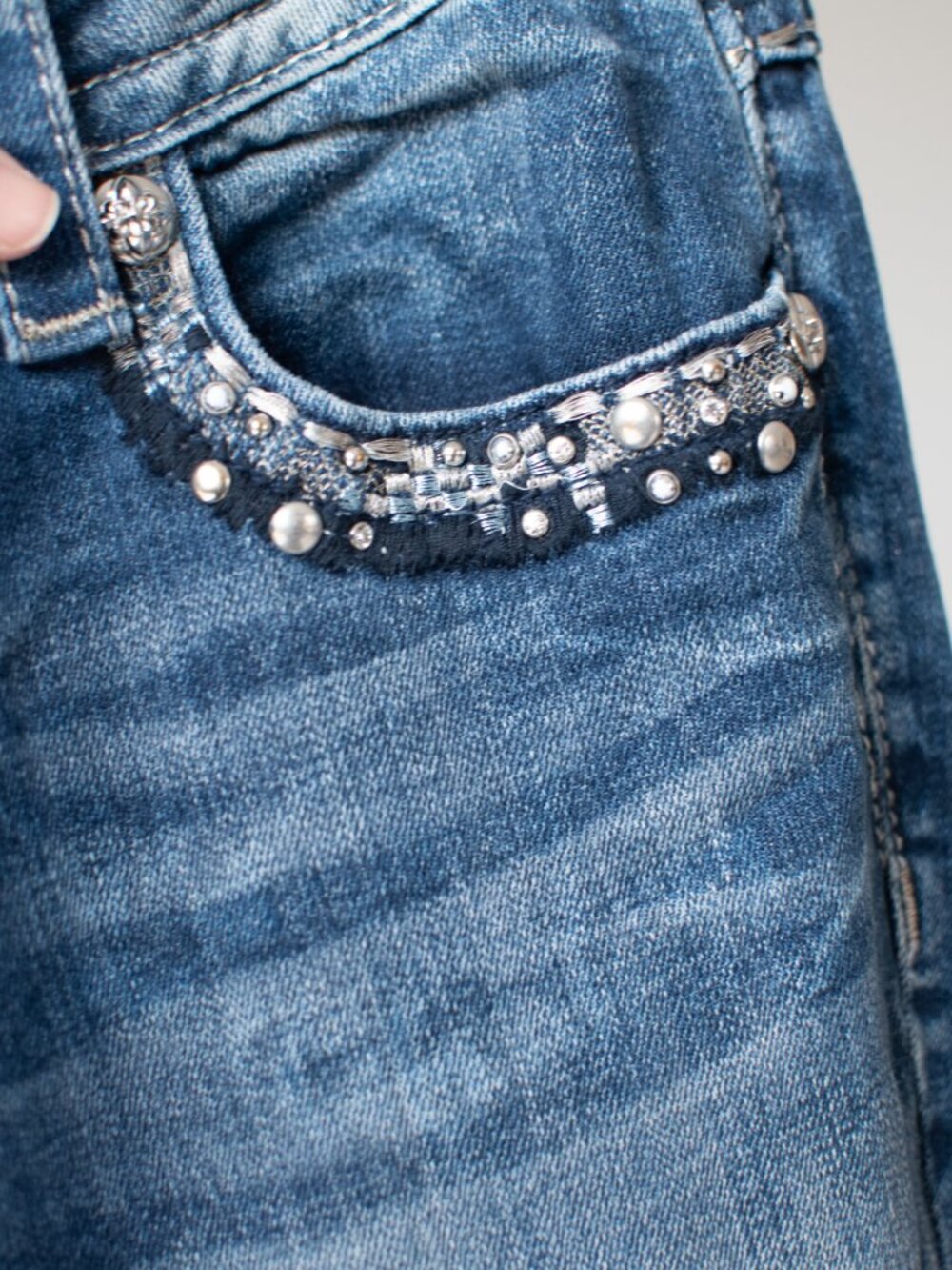Miss Me Boot Cut Signature - Picture 3 of 15